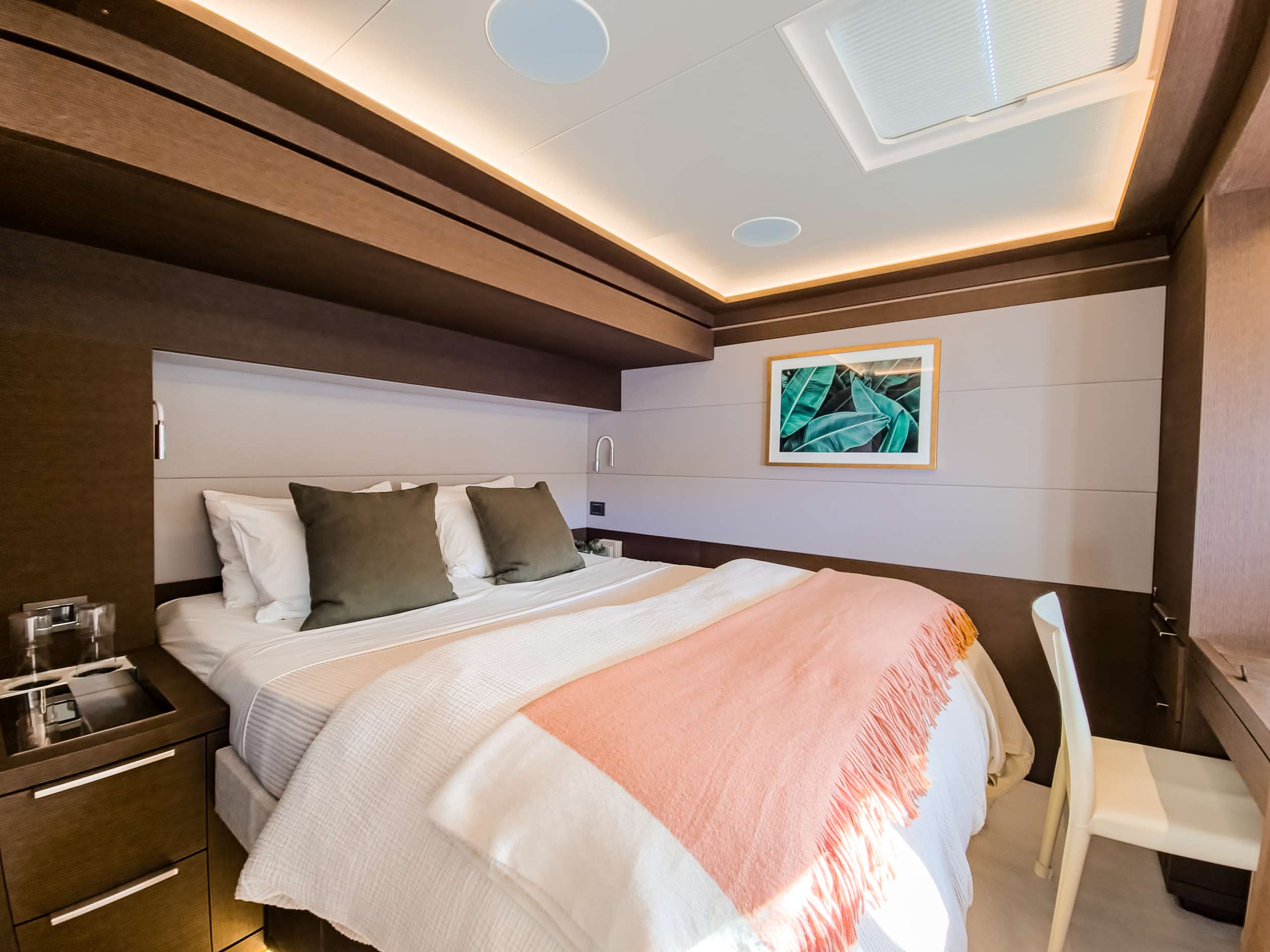 AEOLUS 77 yacht image 10