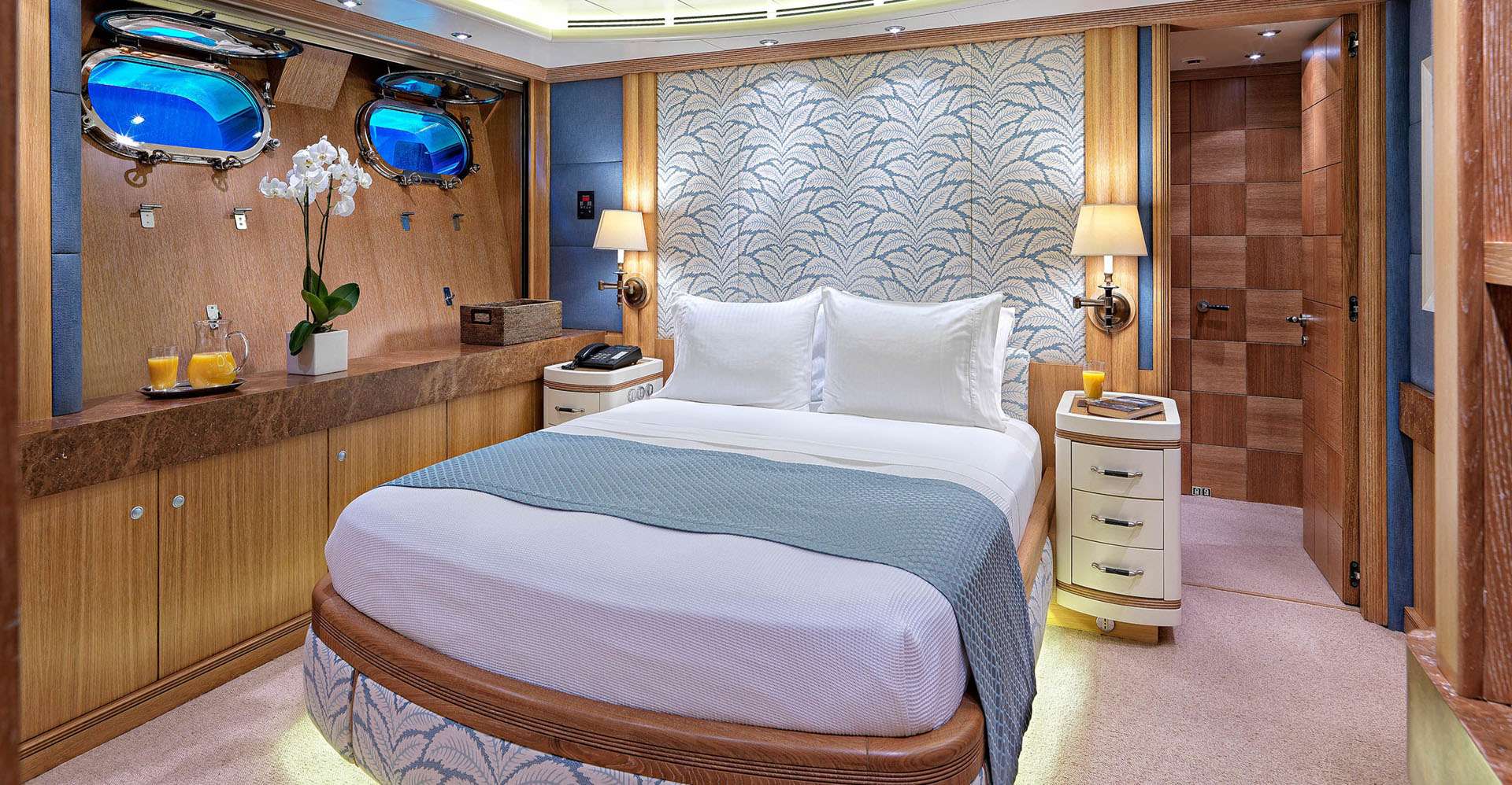 ALEXANDRA yacht image 11