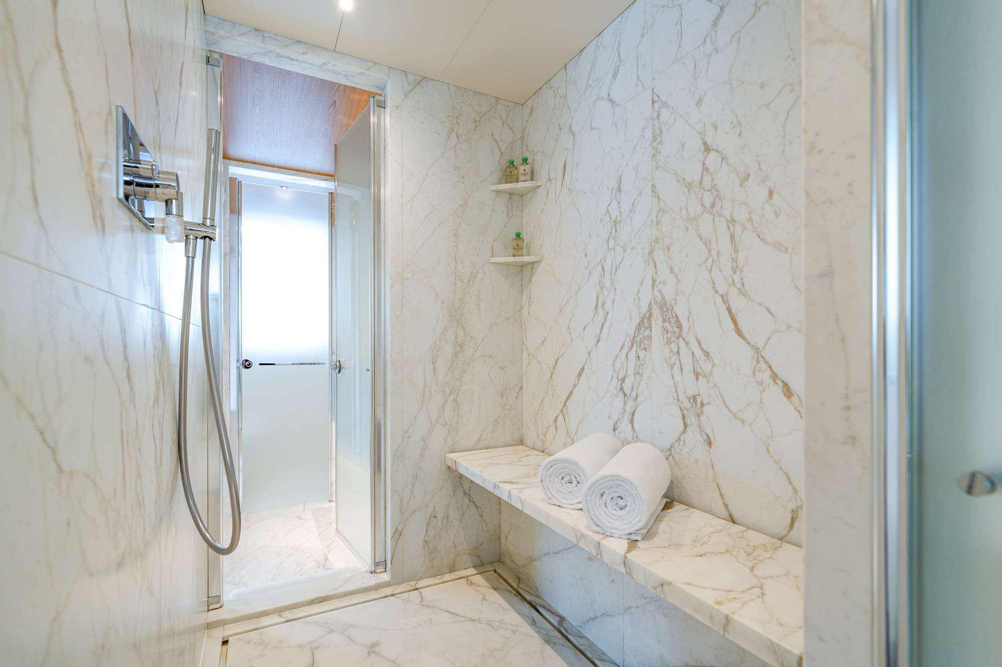 ALLURIA yacht image 11