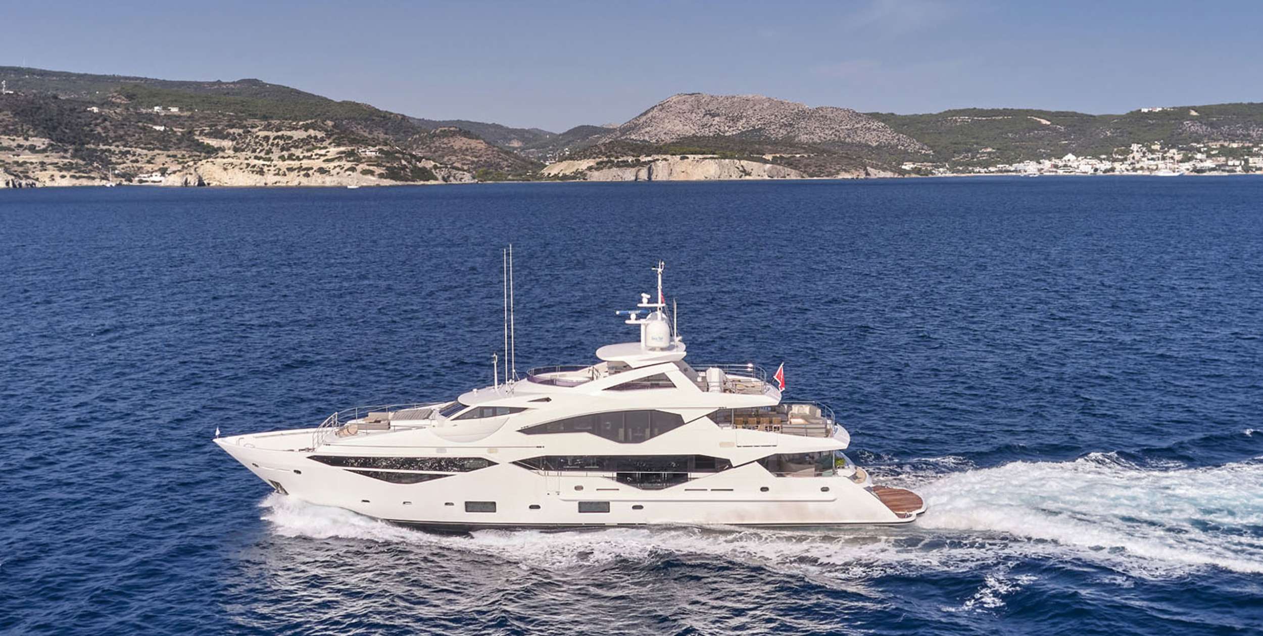 AQUA LIBRA yacht image 1