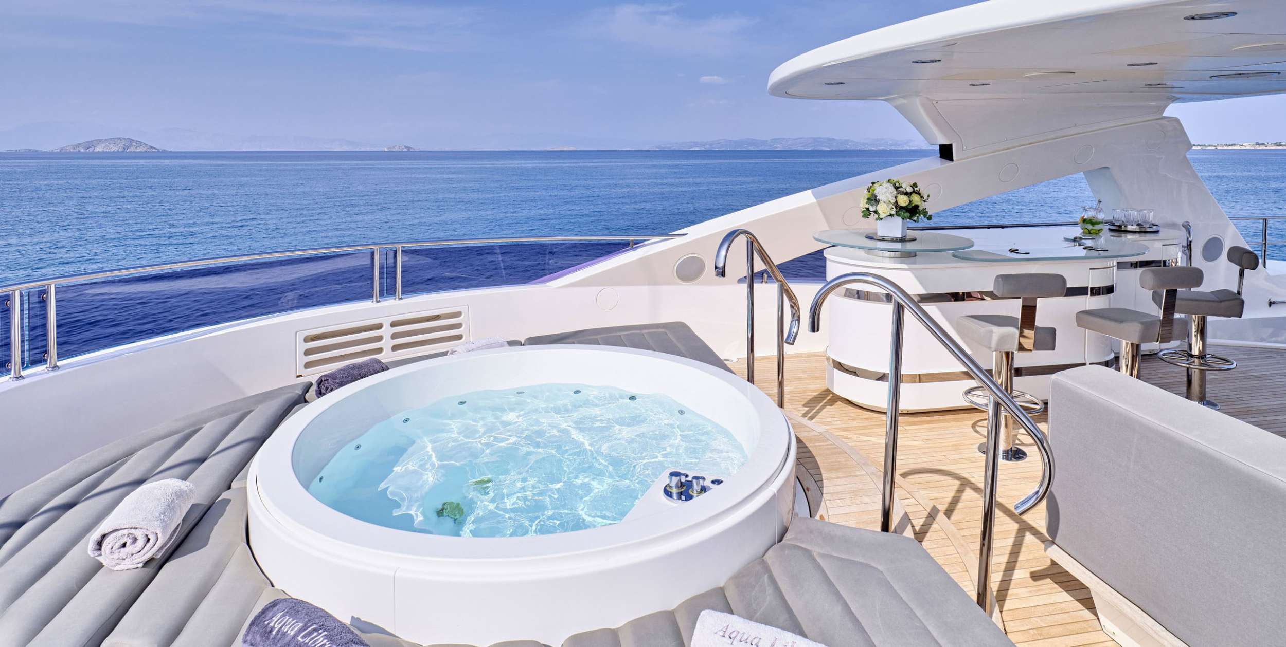 Deck Jacuzzi