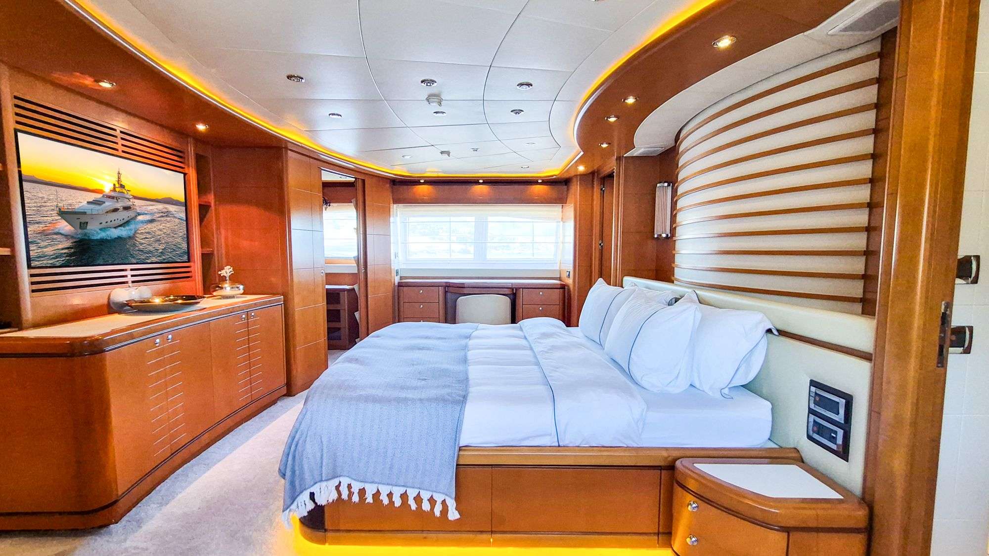ARIELA yacht image 7
