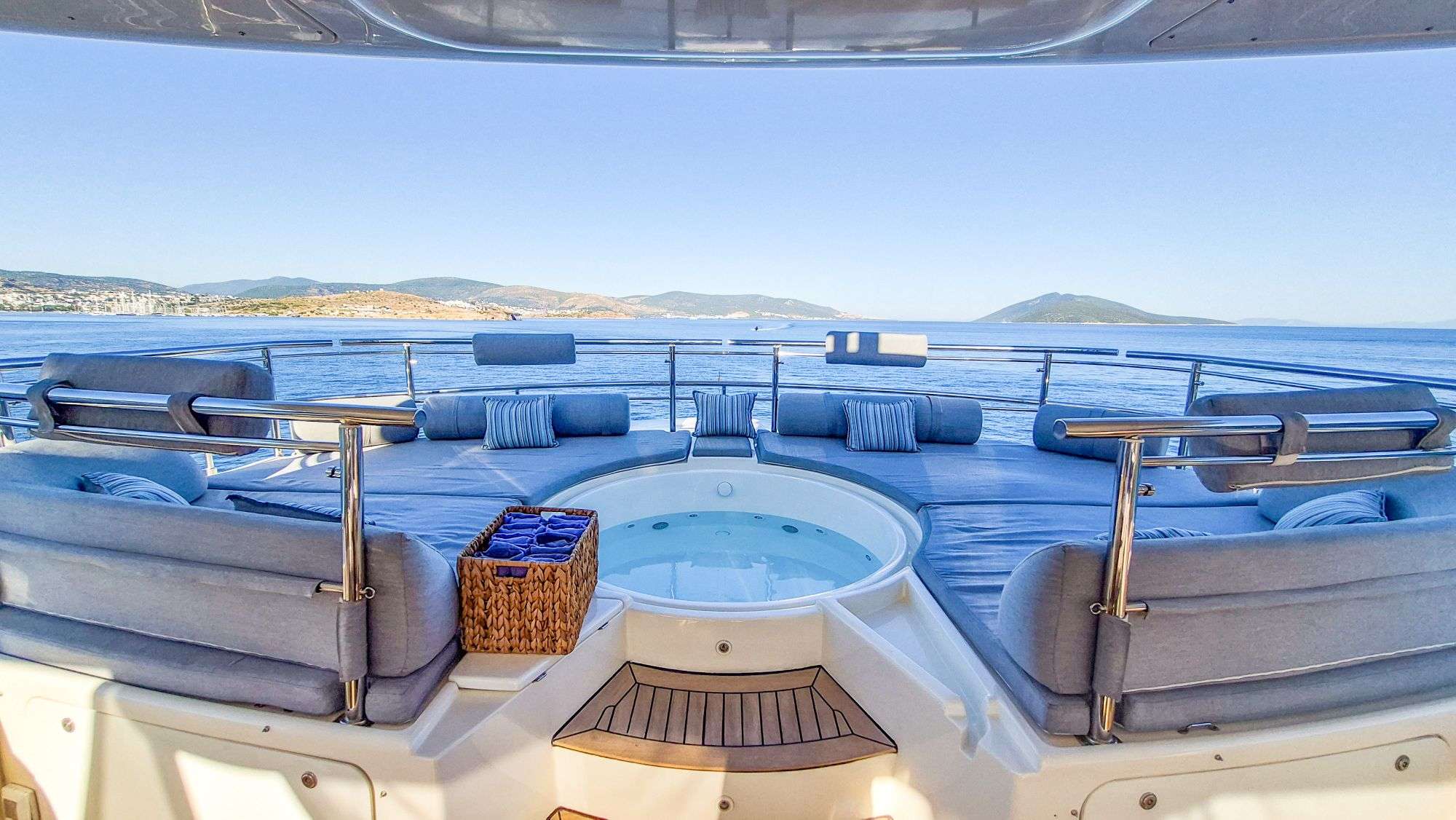 ARIELA yacht image 15