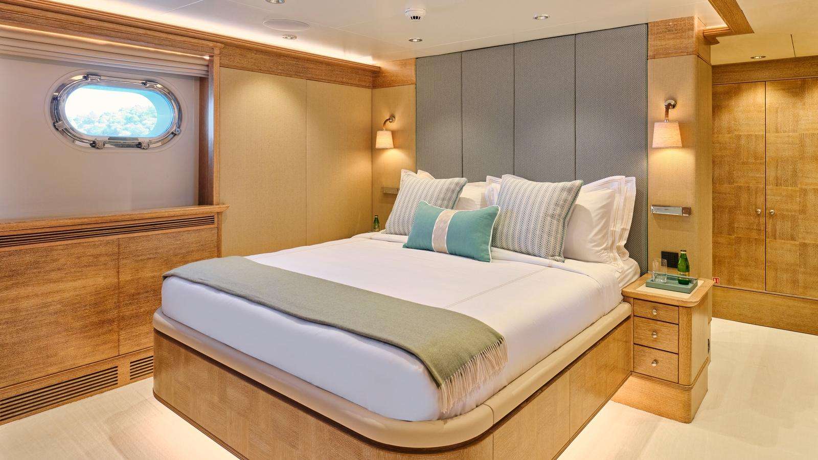 ARTEMISEA yacht image 8