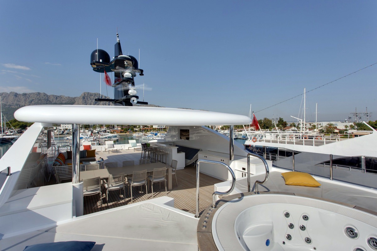 BEBE yacht image 5