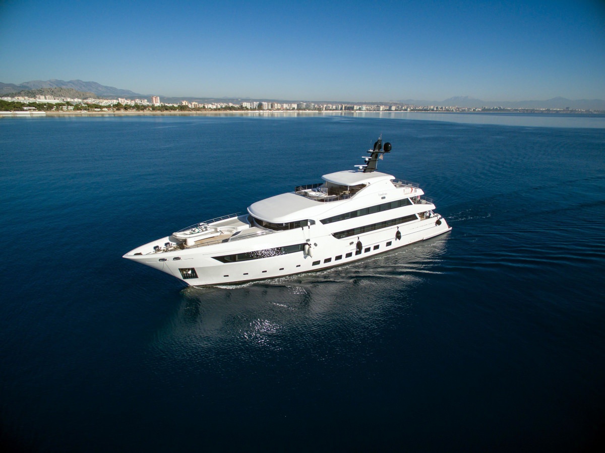 BEBE yacht image 11