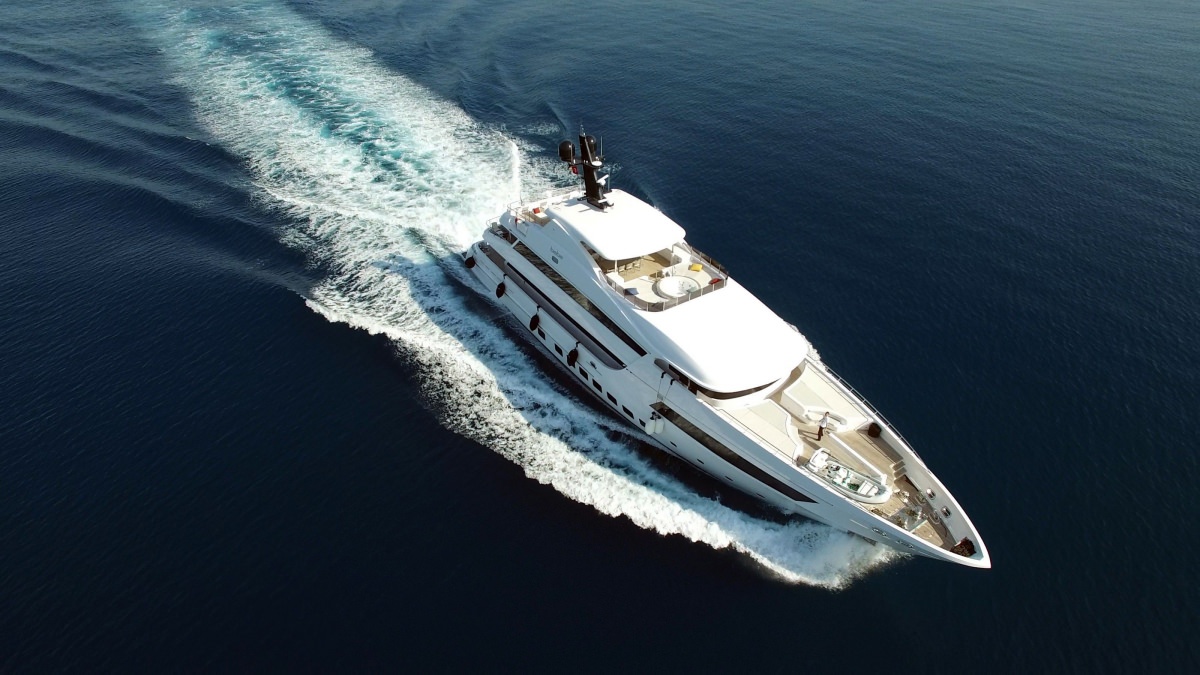 BEBE yacht image 12