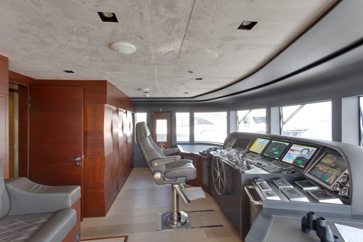 BEBE yacht image 14
