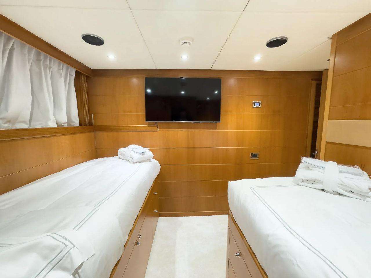 BENIK yacht image 13