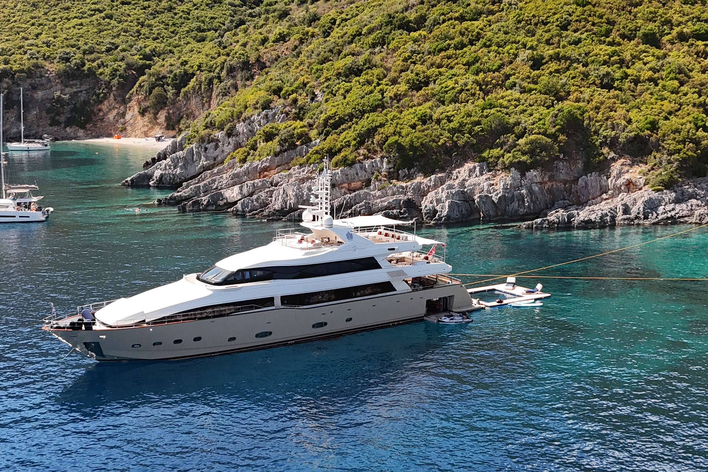 Bunker yacht image 1