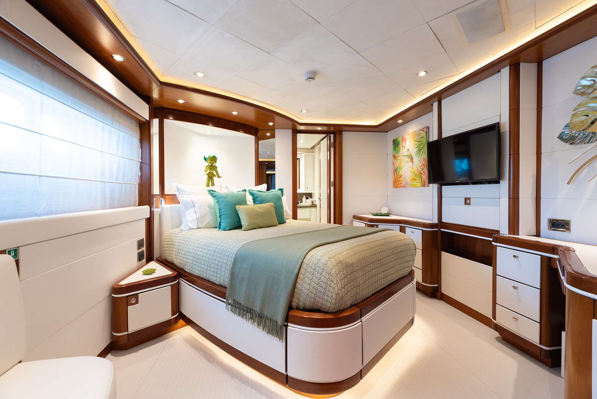 Bunker yacht image 9