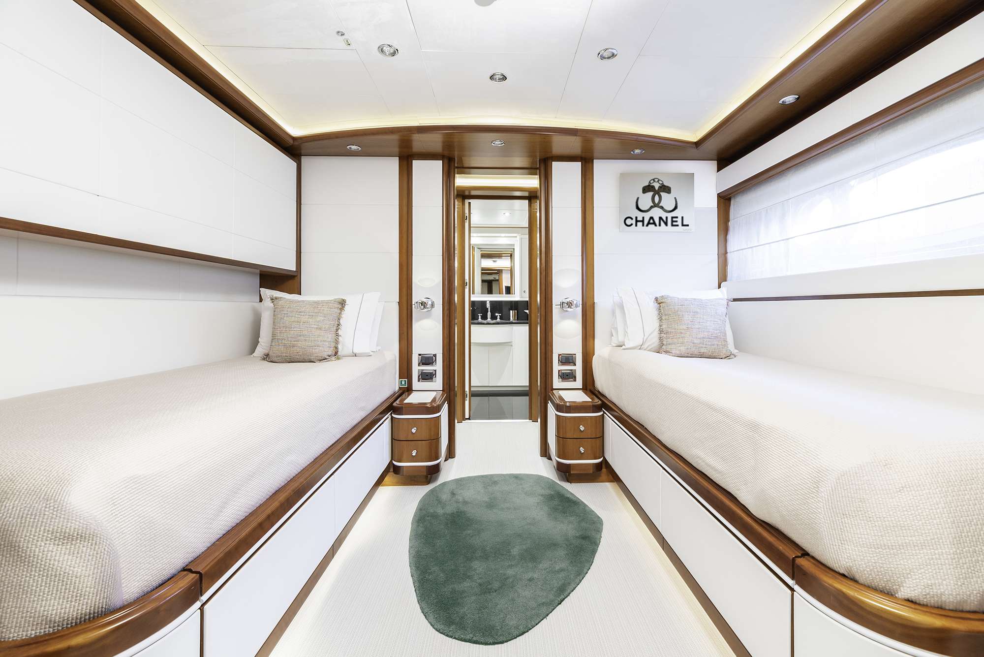Bunker yacht image 10