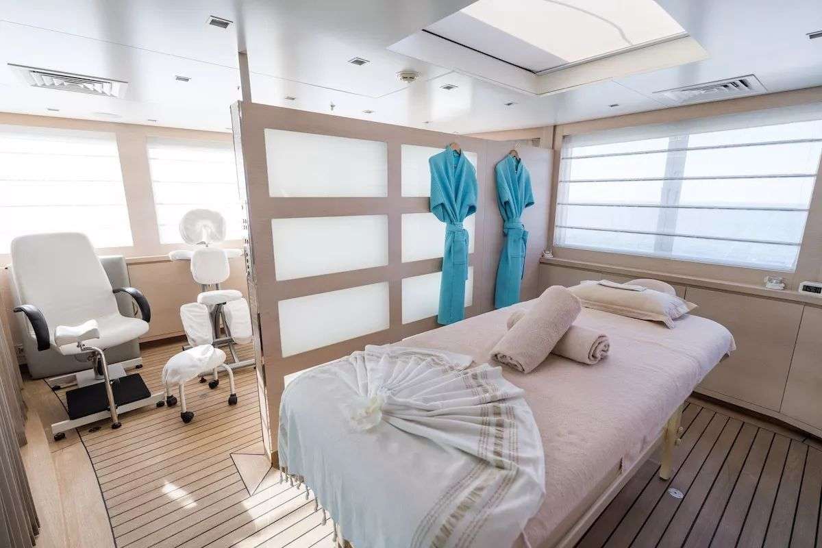 BURKUT yacht image 13