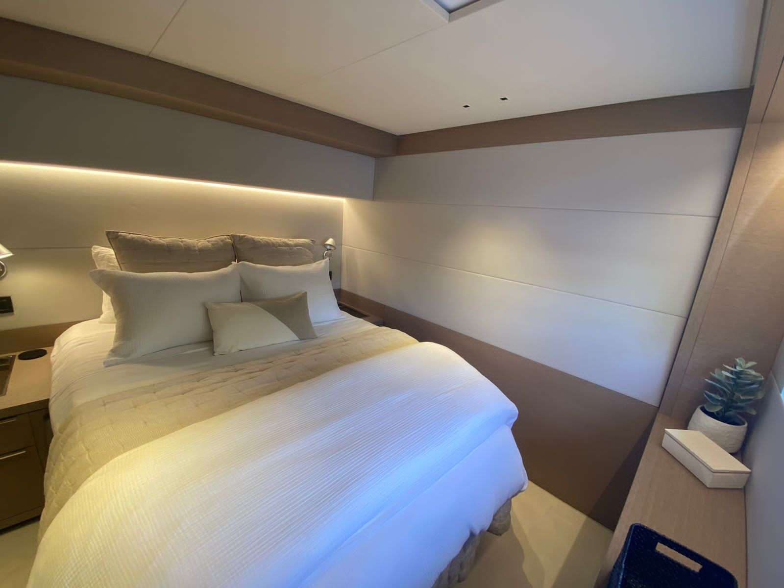 C'EST LA VIE yacht image 7