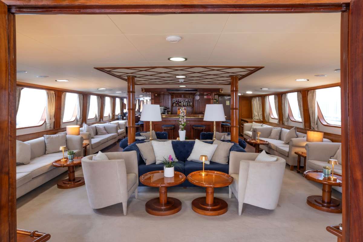 Callisto yacht image 2