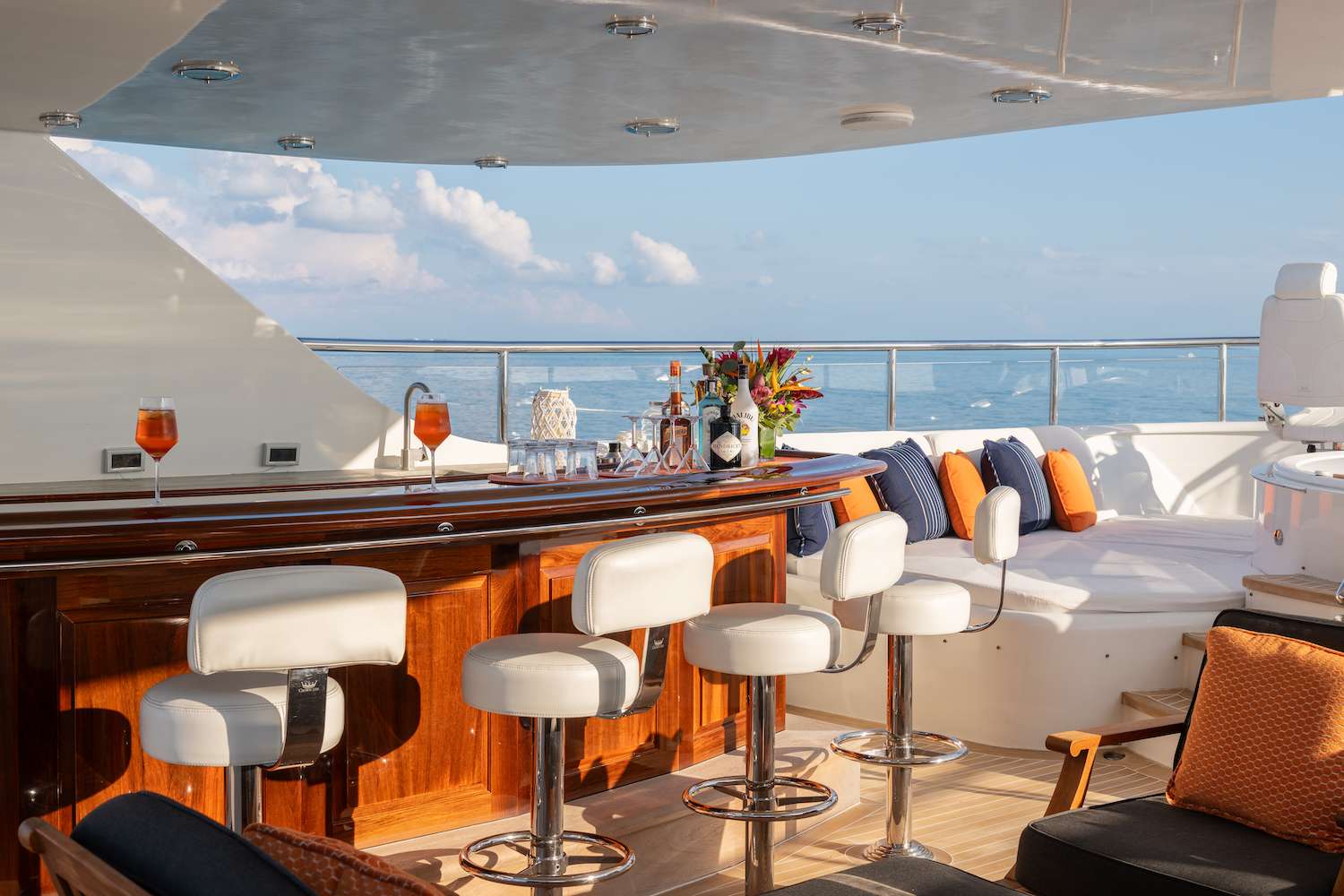 Crossed Sabre yacht image 4