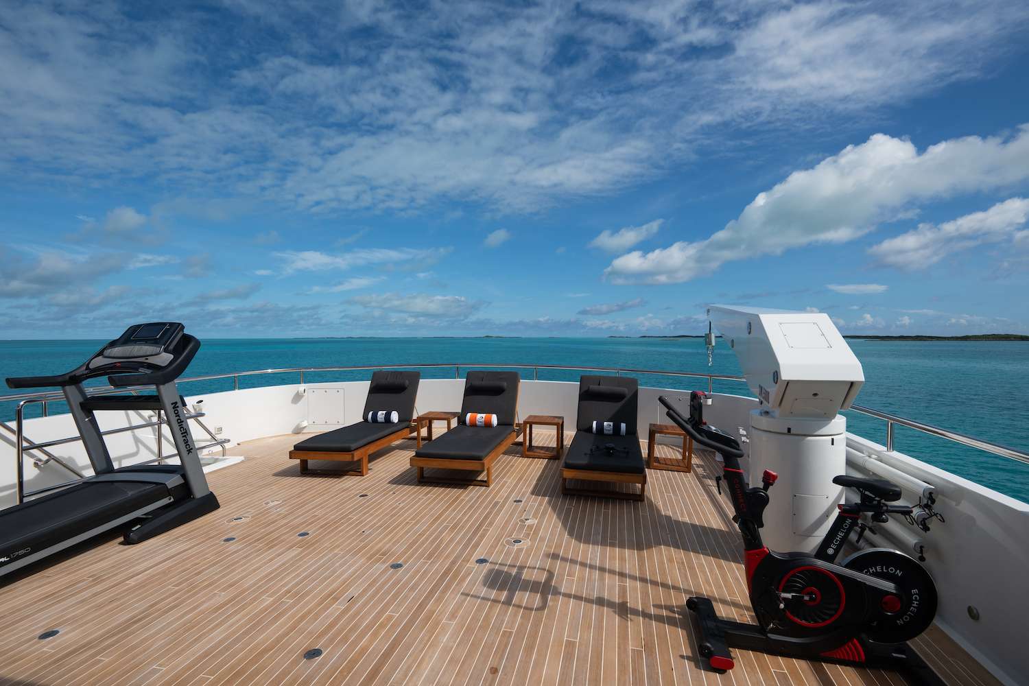 Crossed Sabre yacht image 10