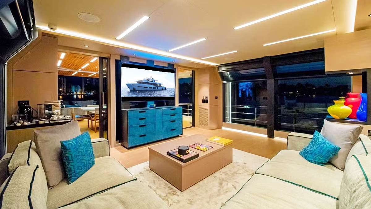 CYRA yacht image 2