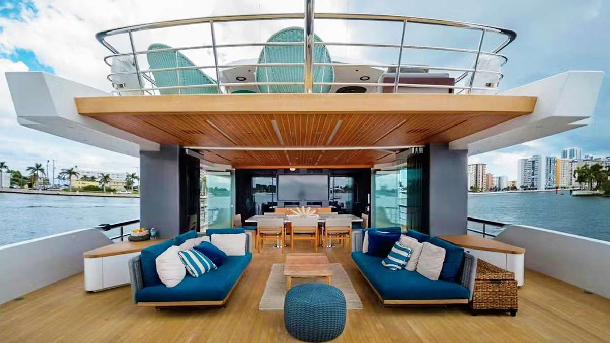 CYRA yacht image 10