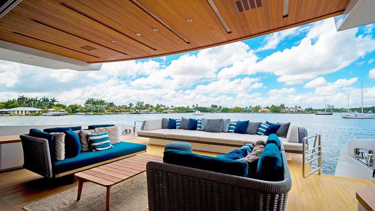 CYRA yacht image 11