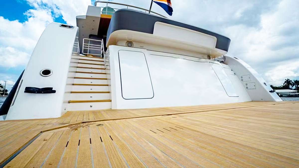 CYRA yacht image 12
