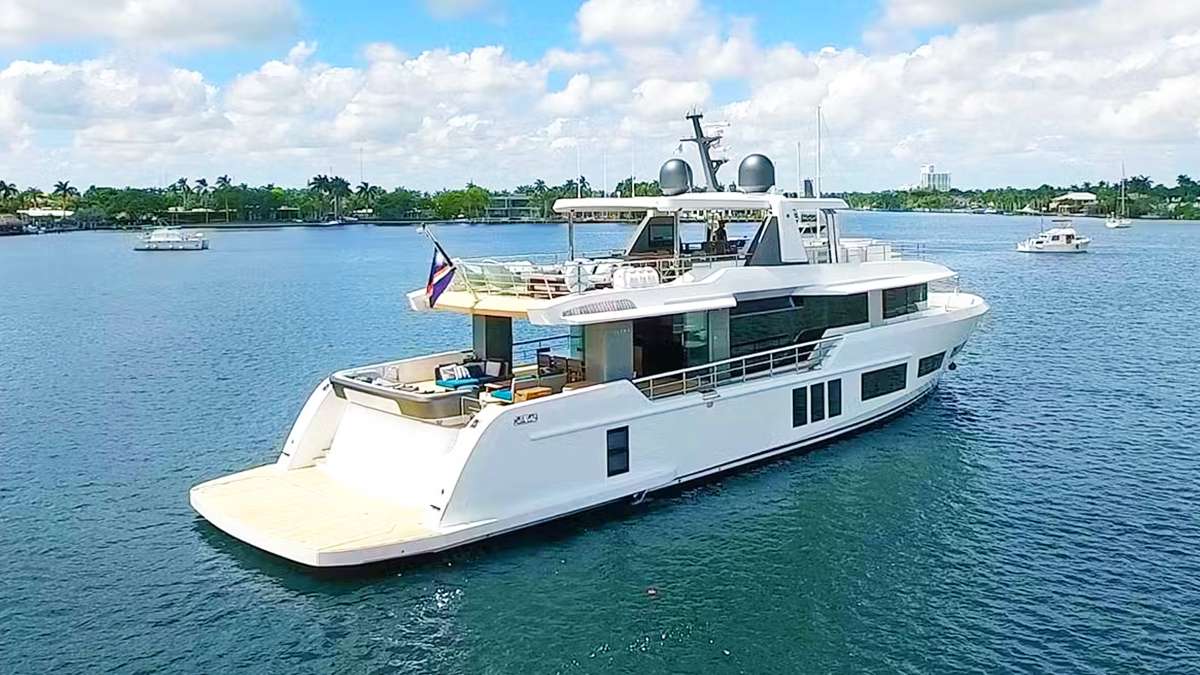 CYRA yacht image 14