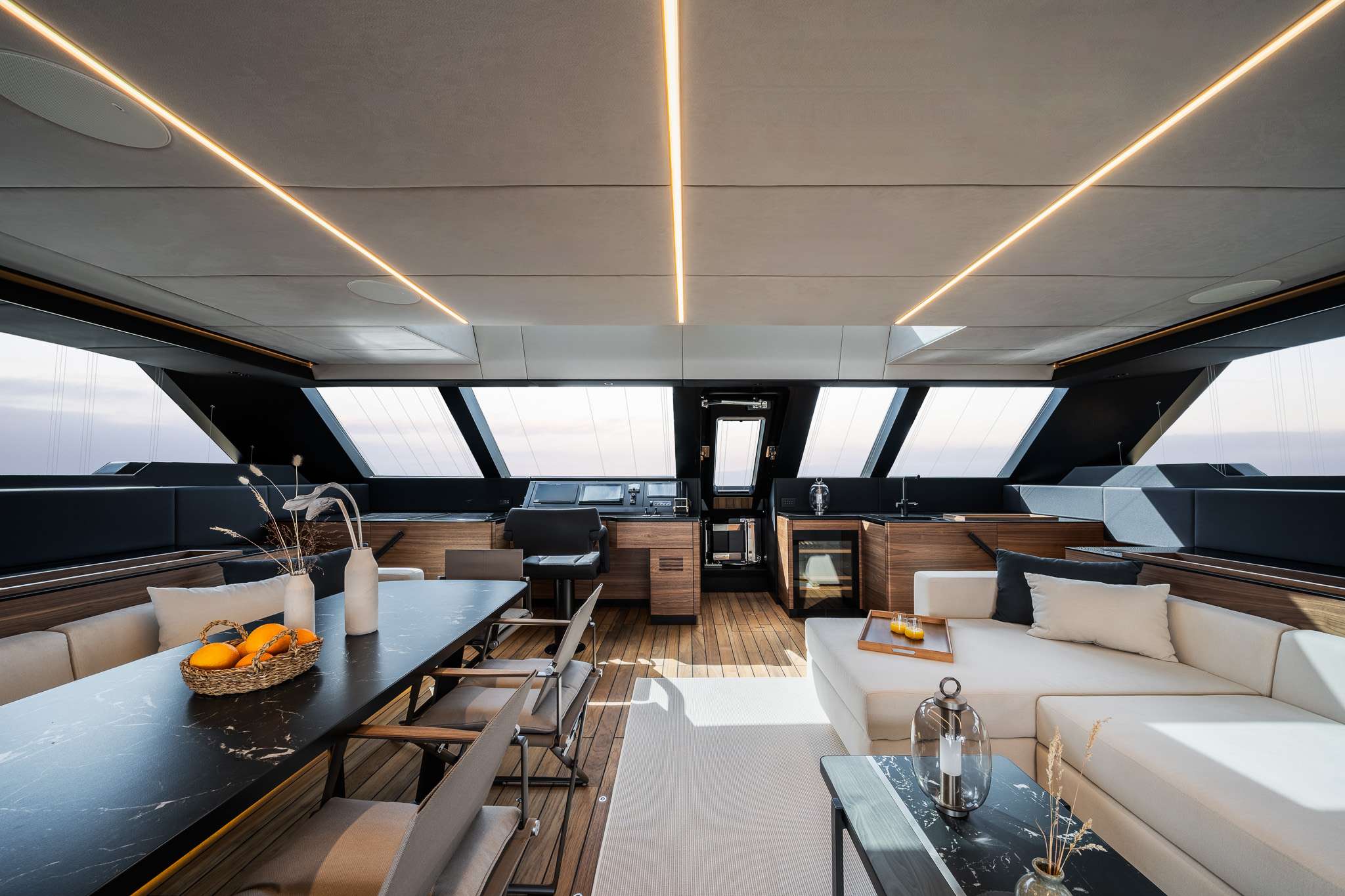 DOUBLE HAPPINESS yacht image 2