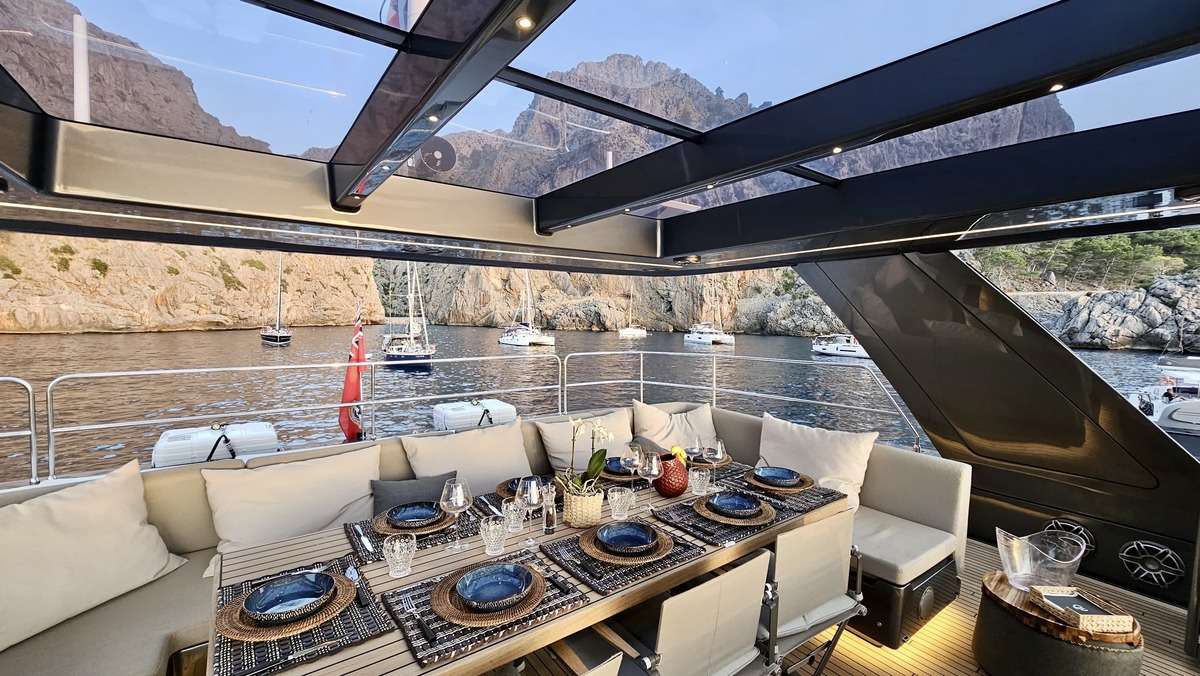 DOUBLE HAPPINESS yacht image 7