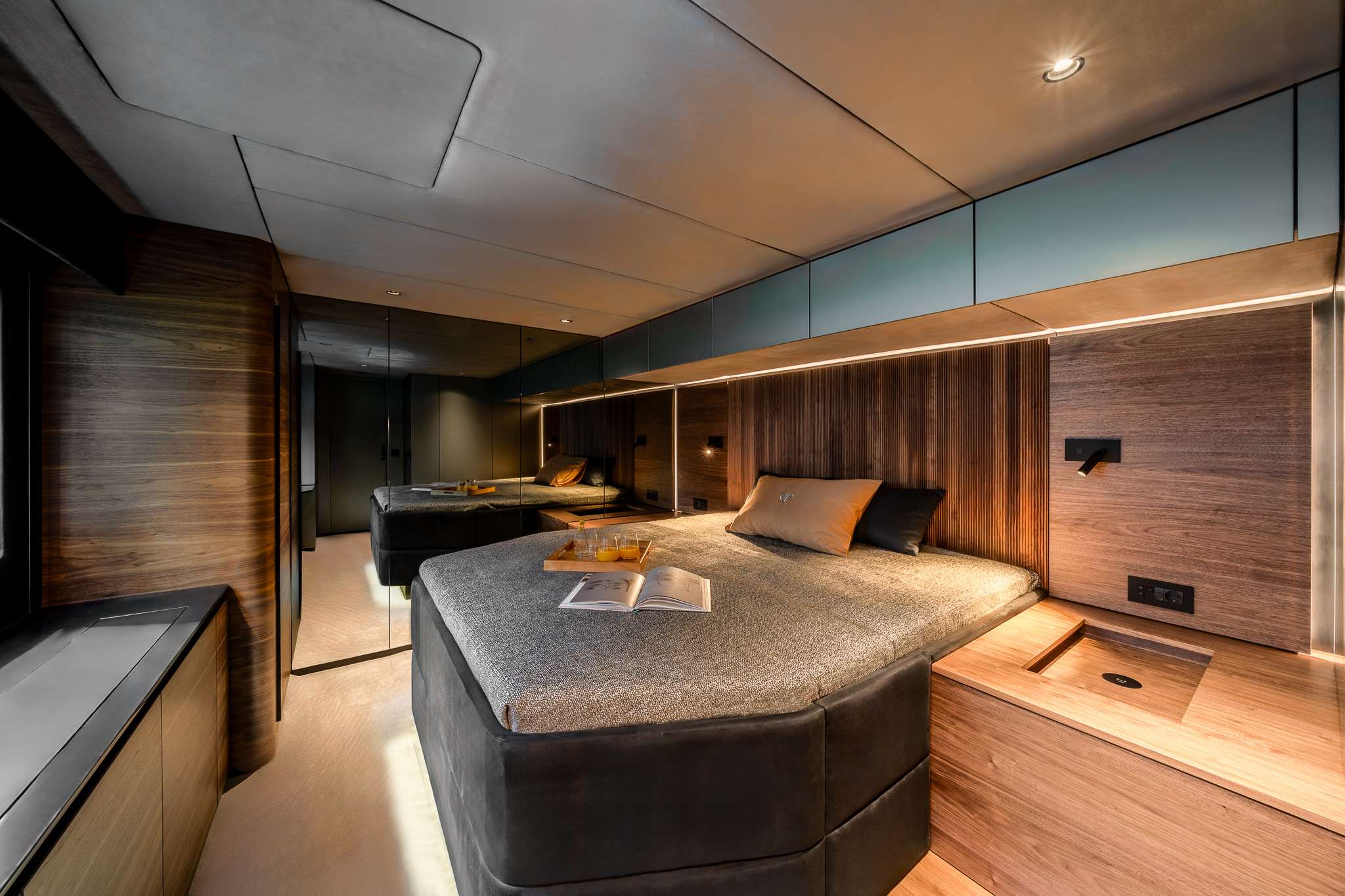 DOUBLE HAPPINESS yacht image 9