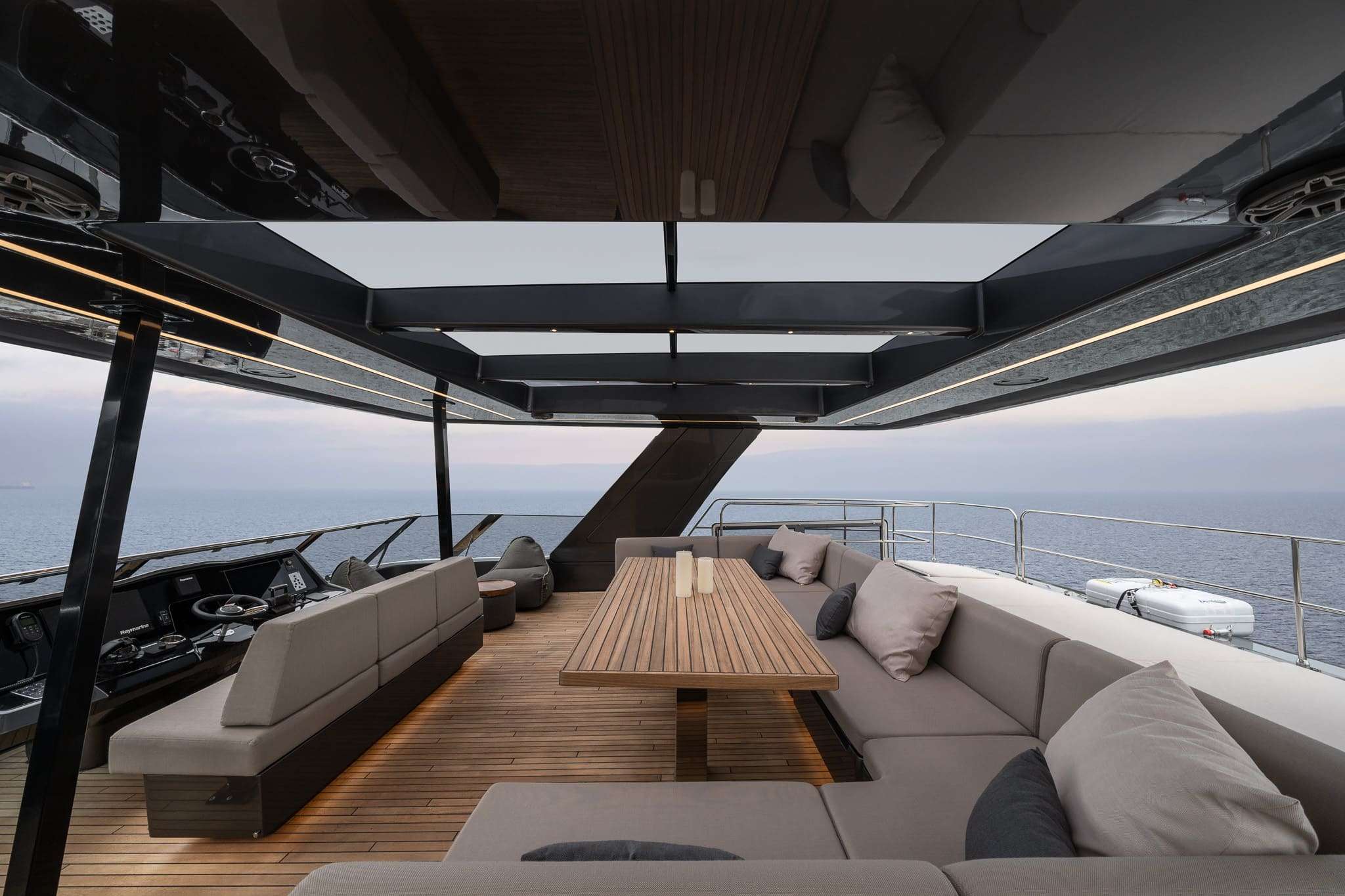 DOUBLE HAPPINESS yacht image 14