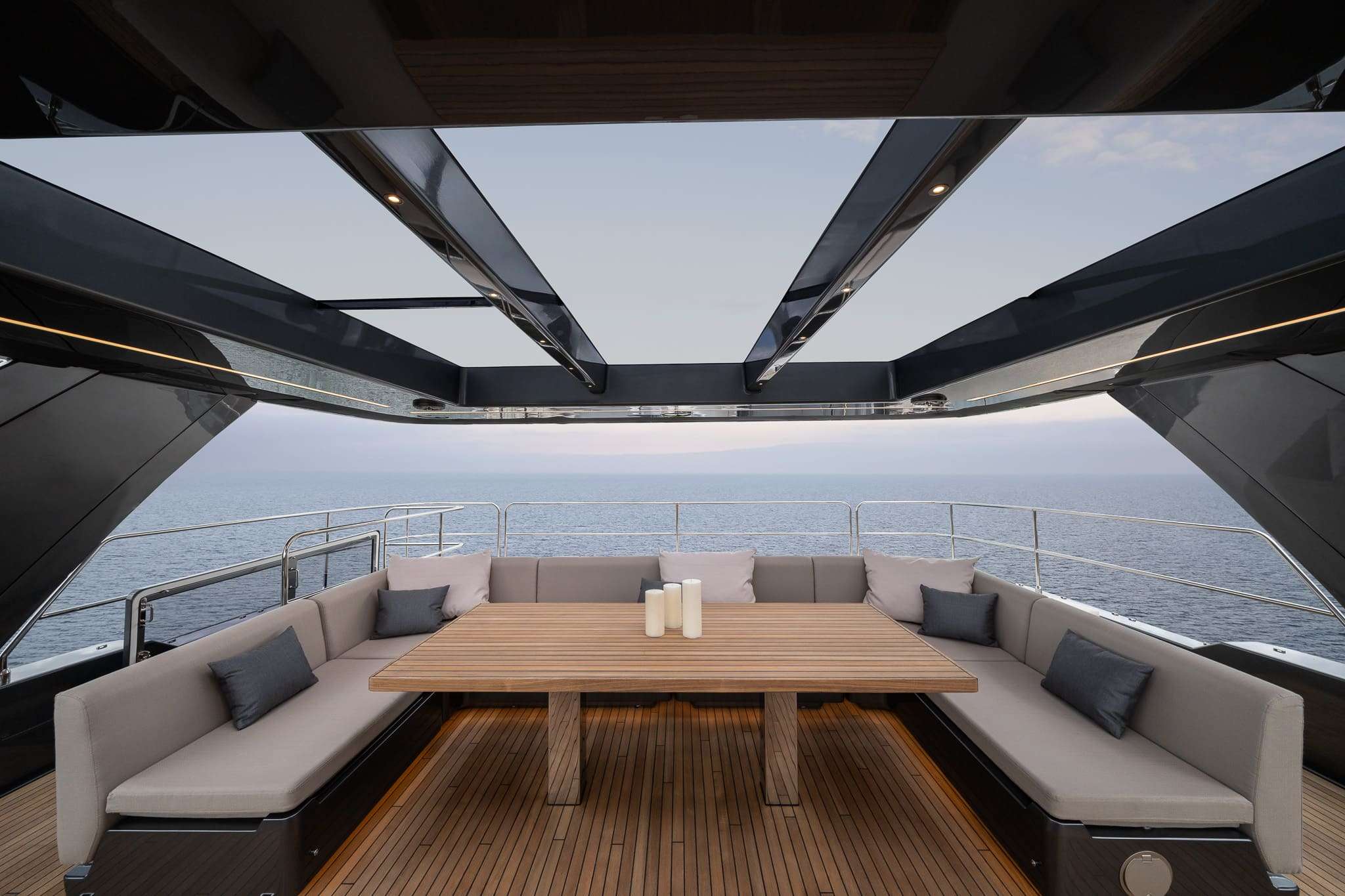 DOUBLE HAPPINESS yacht image 15