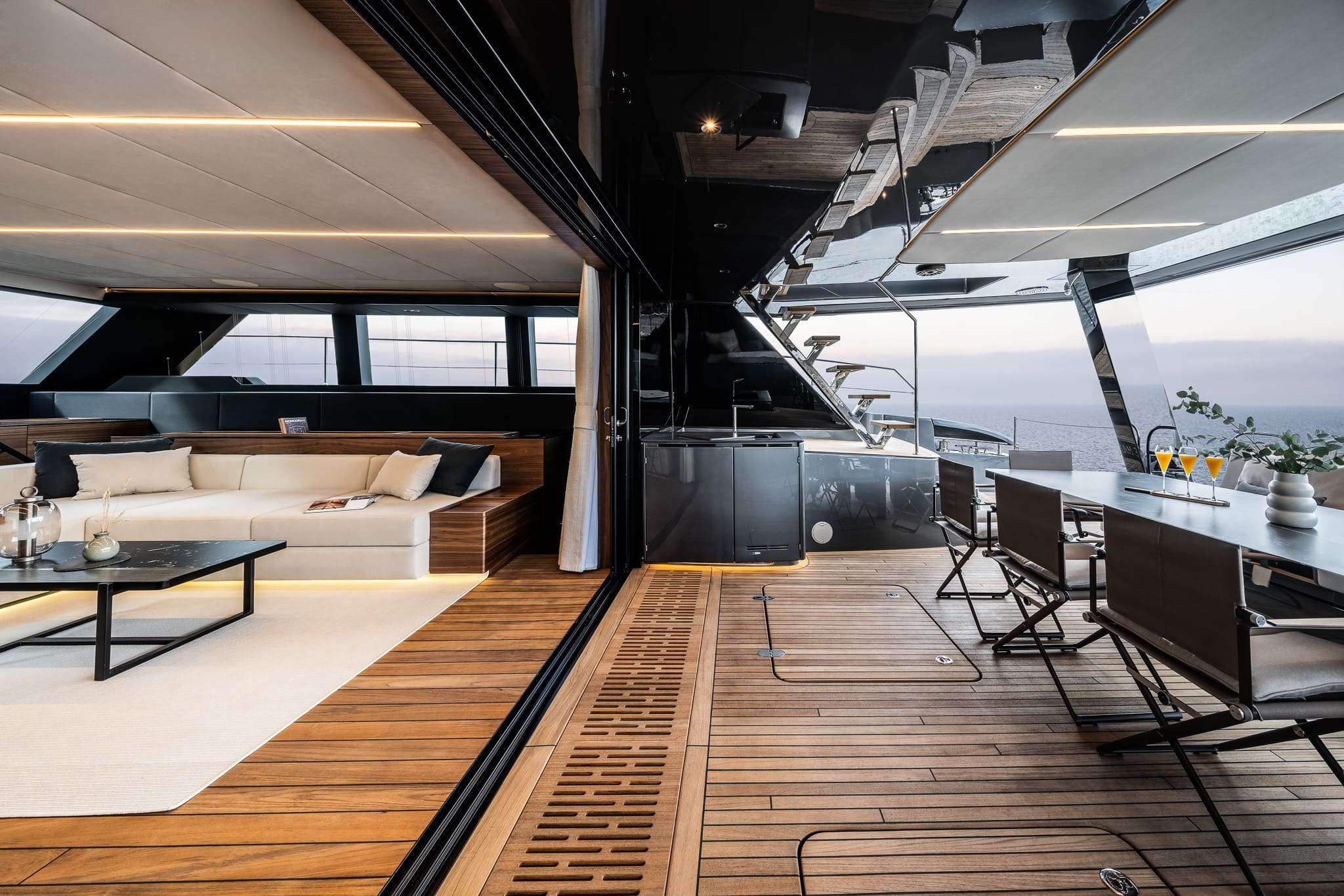 DOUBLE HAPPINESS yacht image 16
