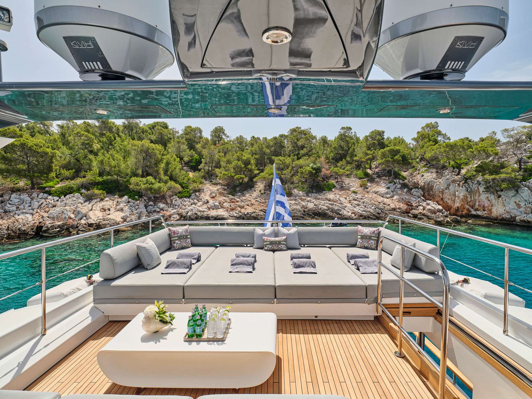 Sundeck Aft Sunpads