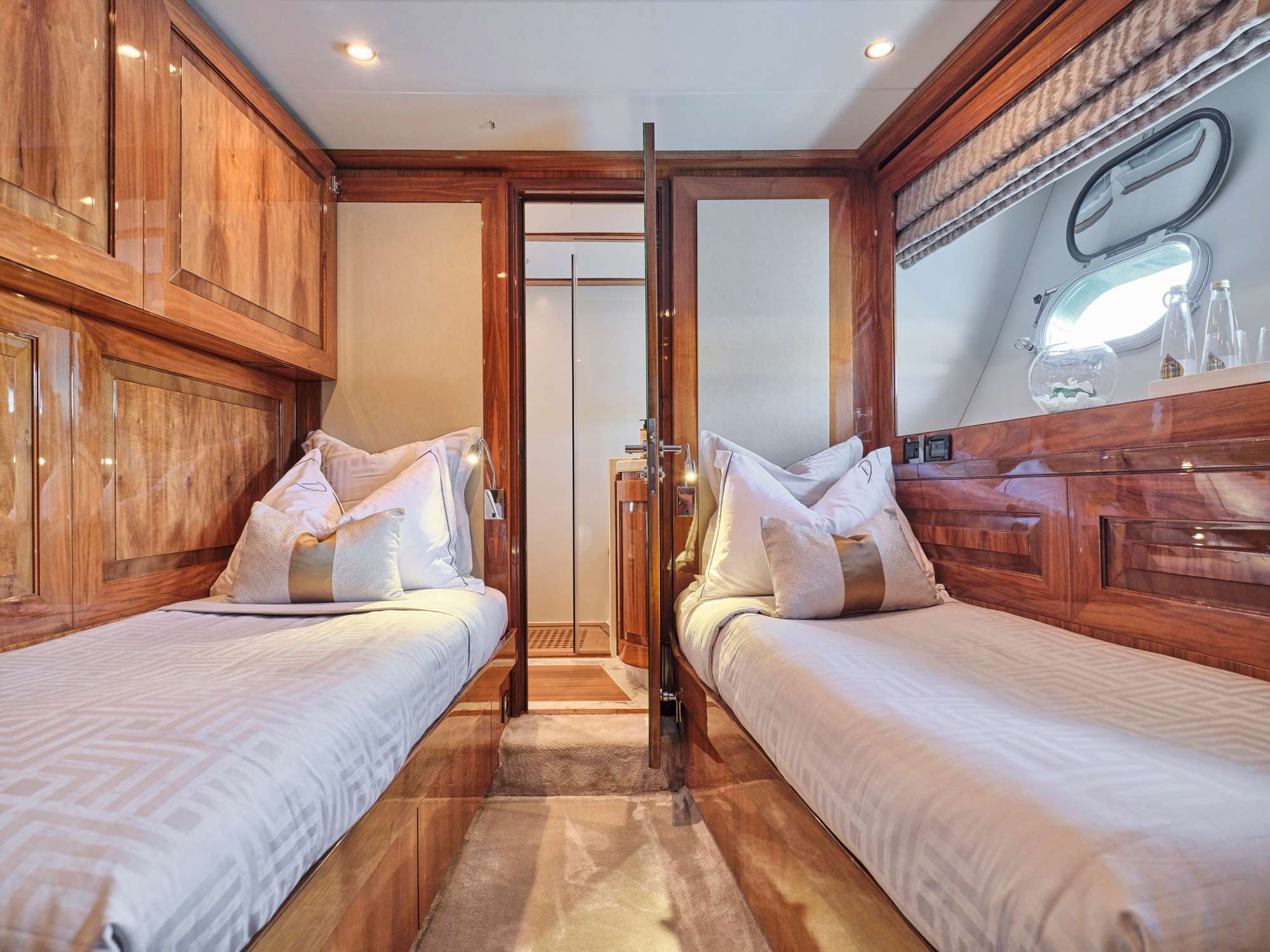 Twin Stateroom with a pullman berth