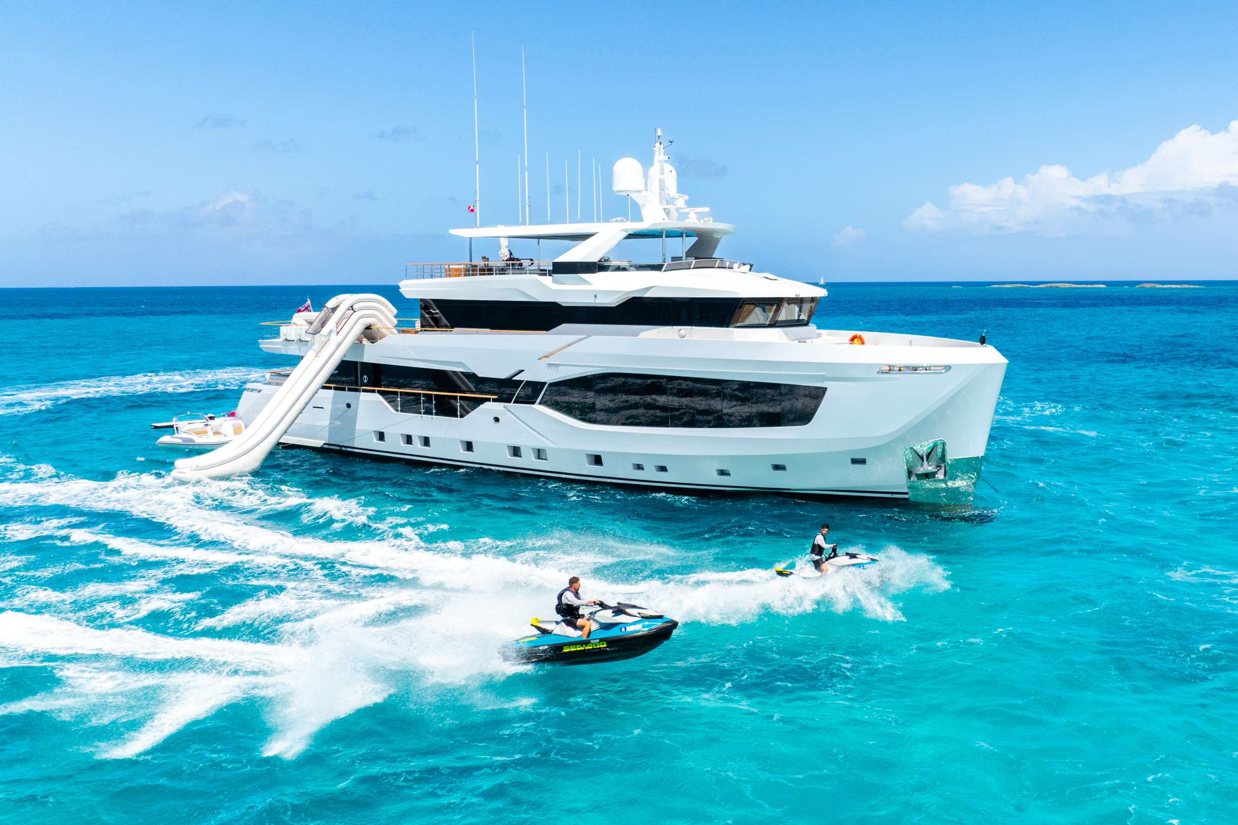 EAU LA LA yacht image 1