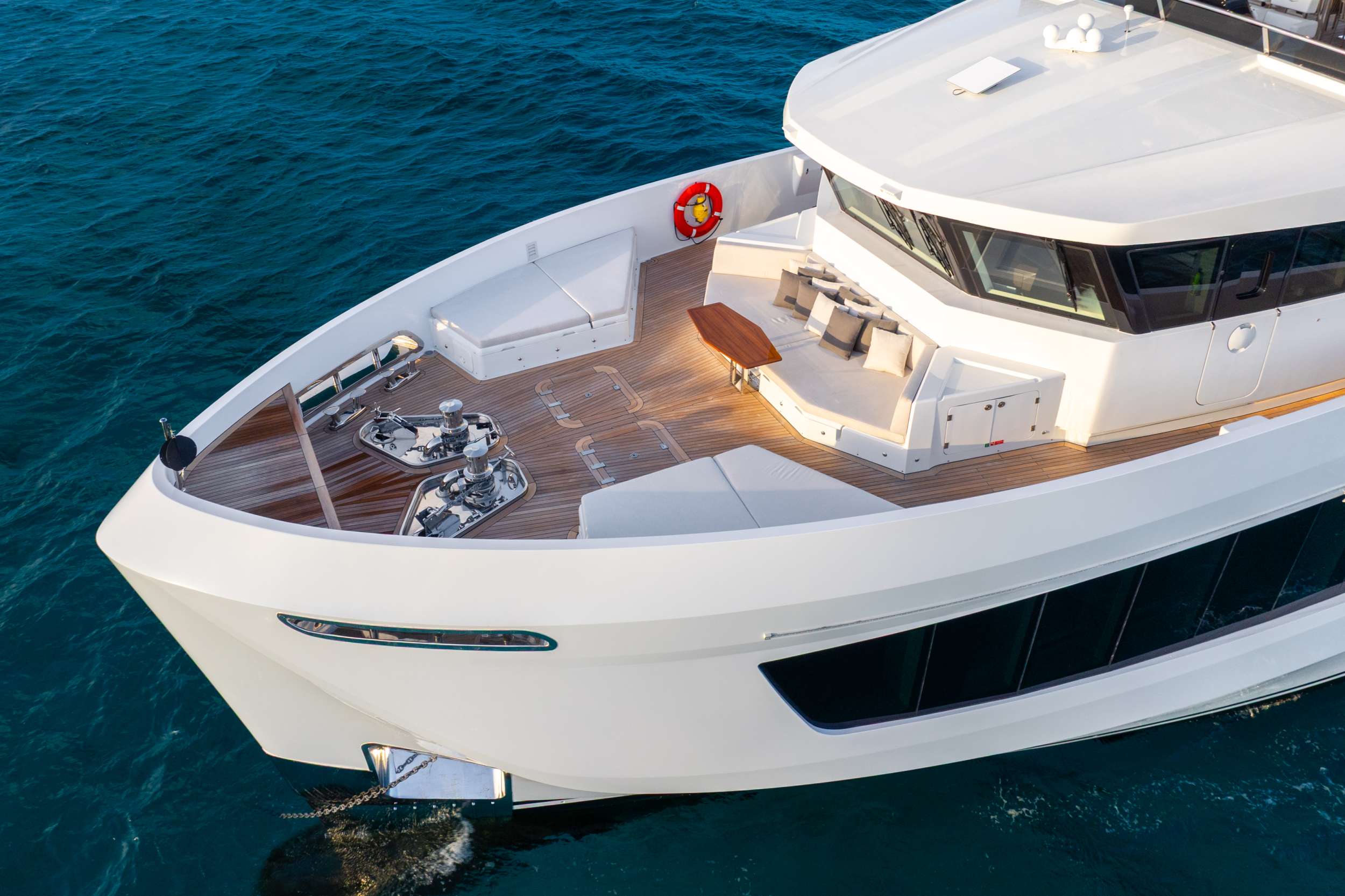 EAU LA LA yacht image 16