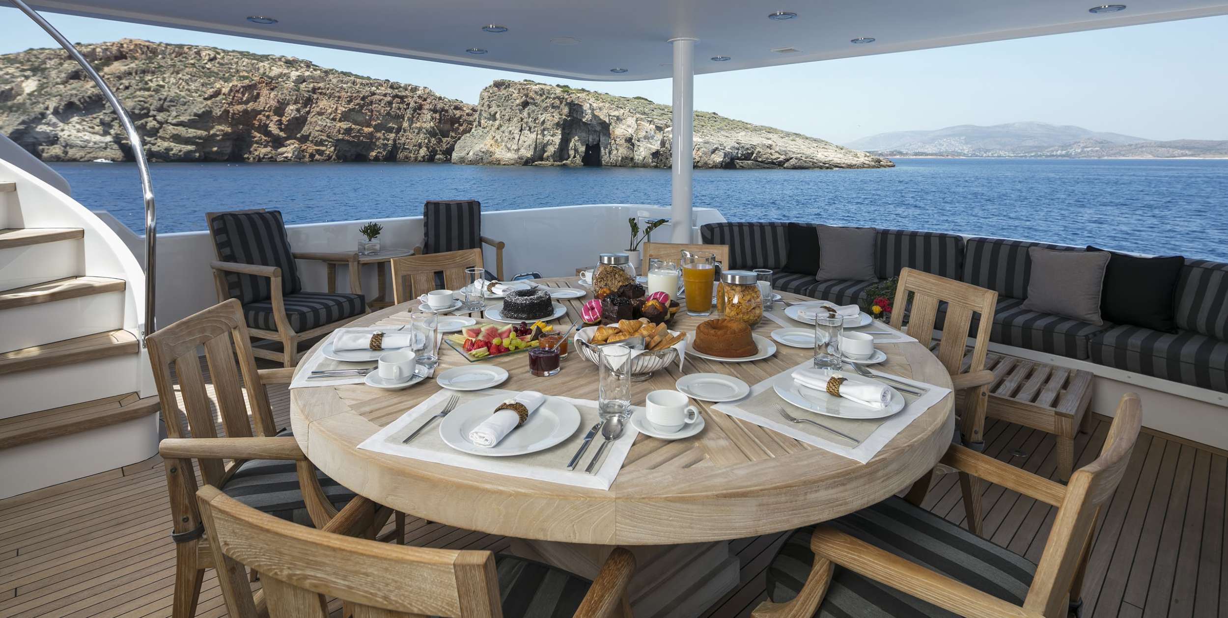 Main deck aft