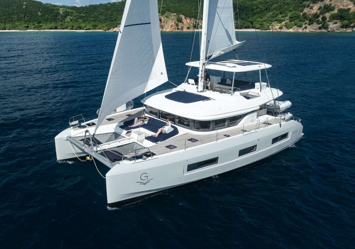 GULLWING yacht image 2