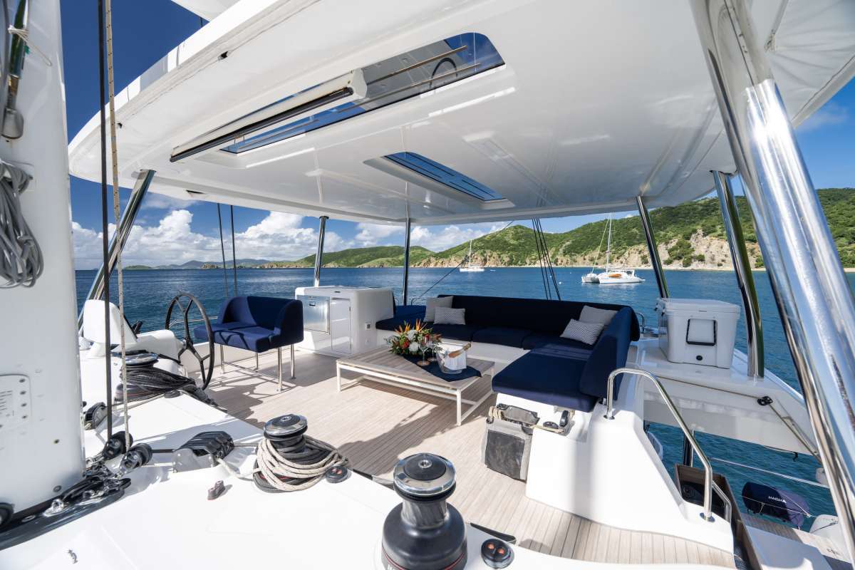 GULLWING yacht image 4