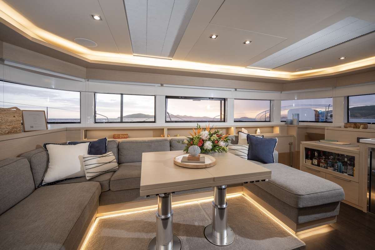 GULLWING yacht image 7