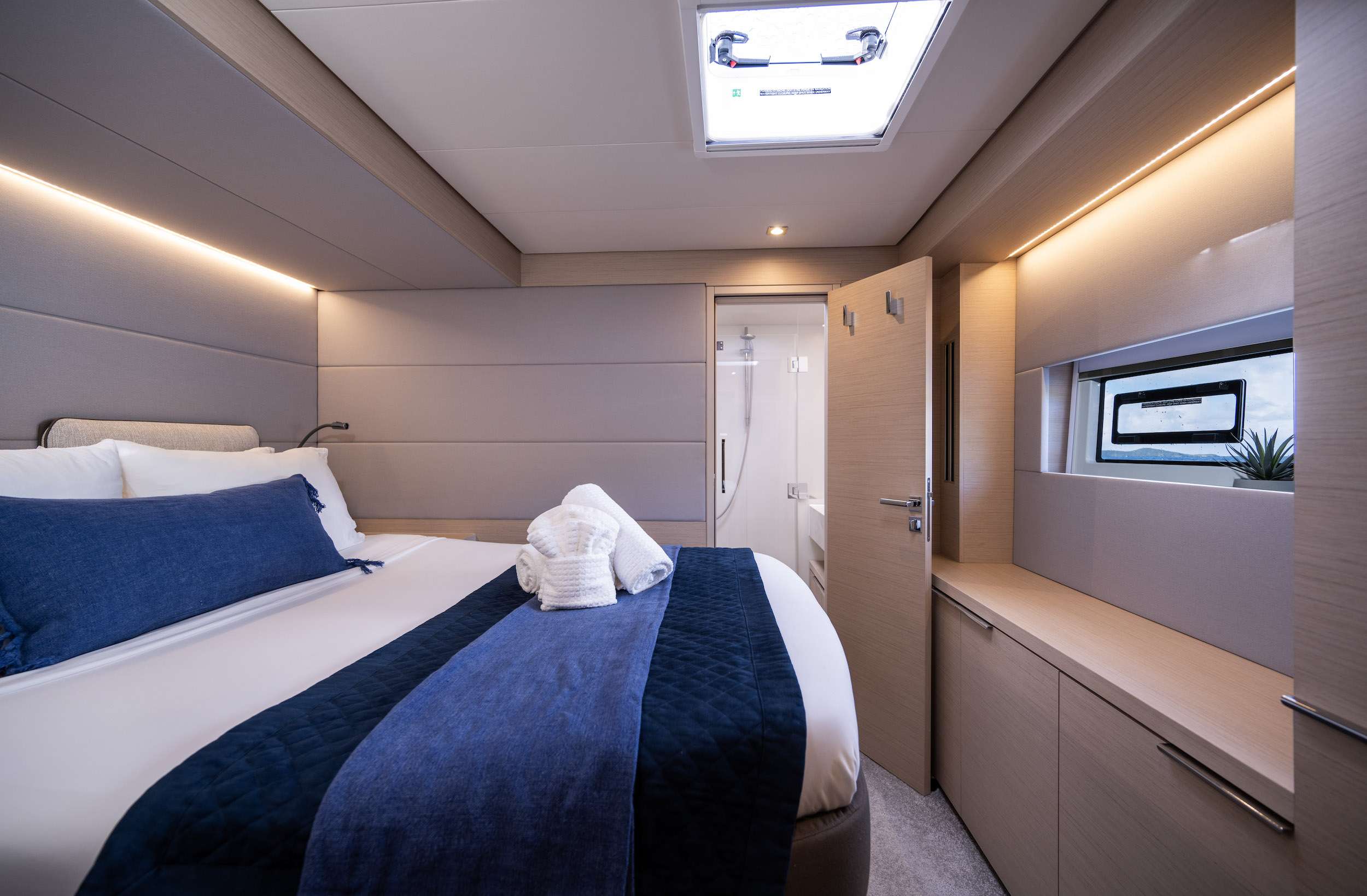 GULLWING yacht image 10