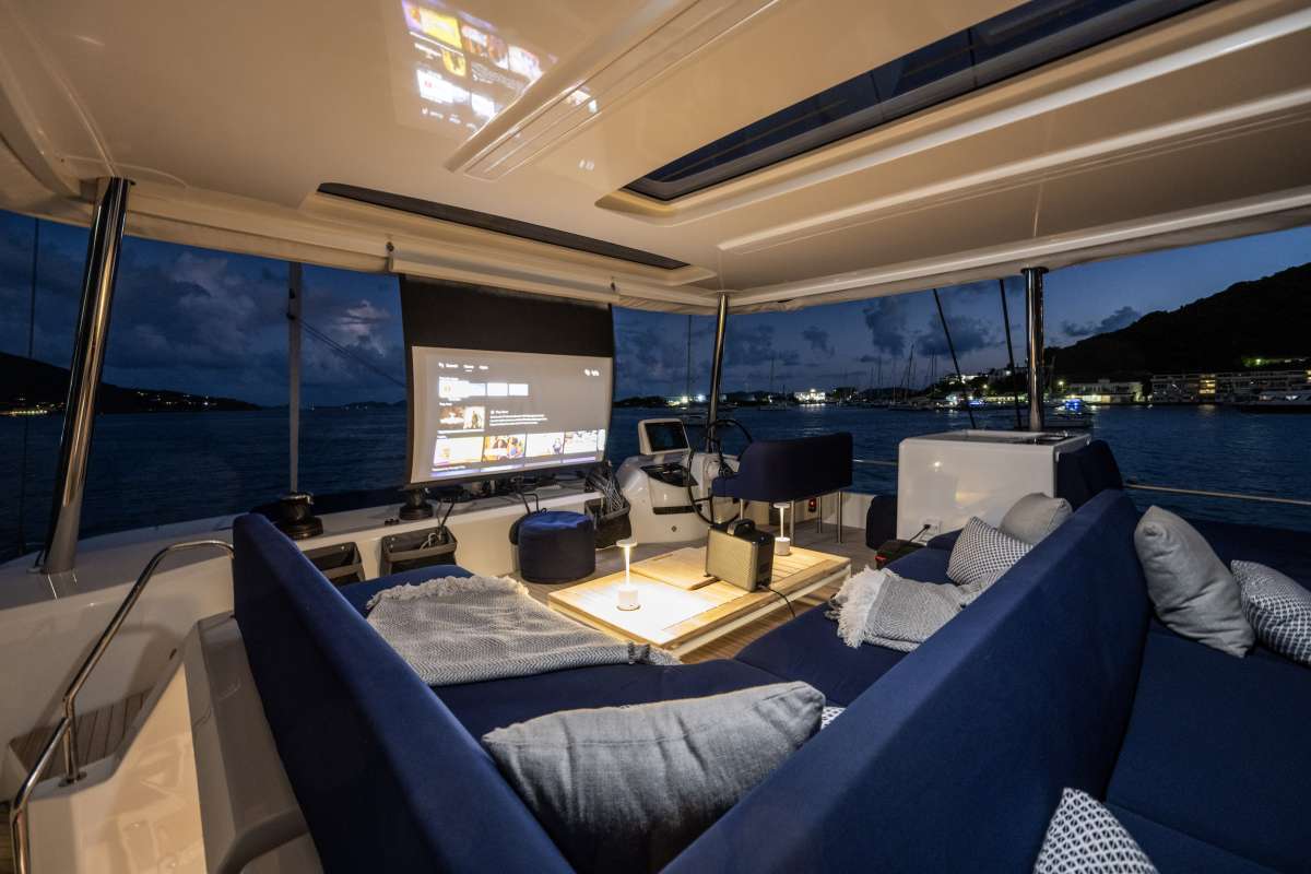 GULLWING yacht image 14