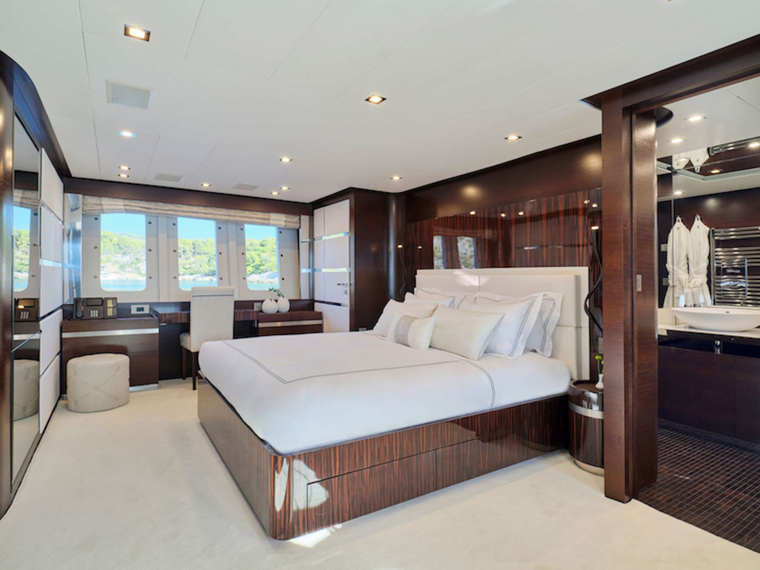 HAKUNA MATATA yacht image 6