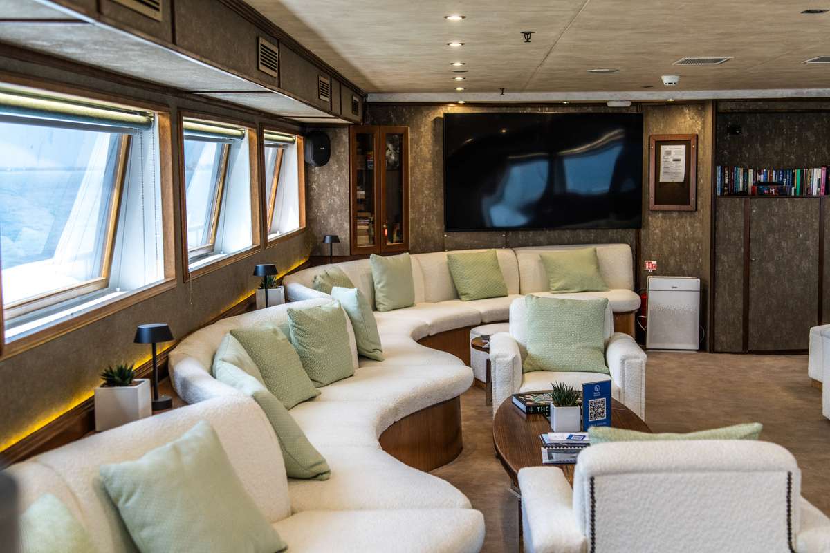 Harmony G yacht image 2