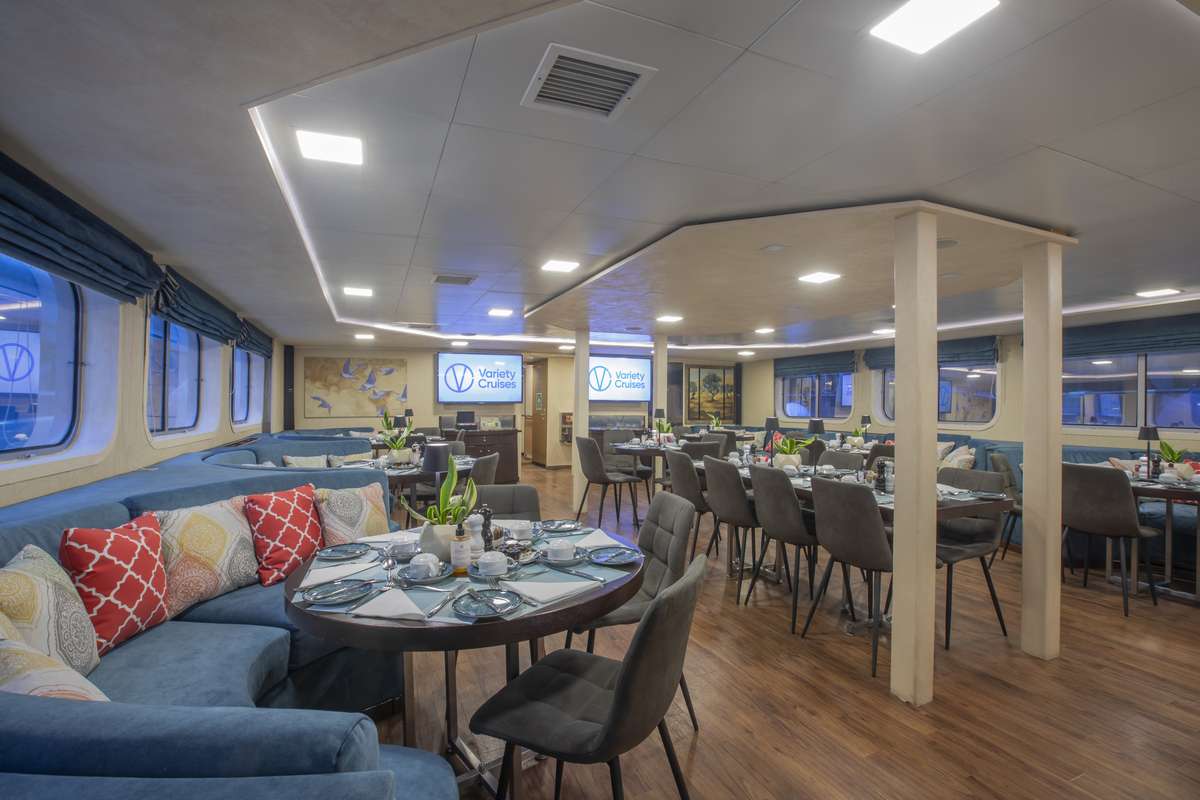 Harmony V yacht image 2