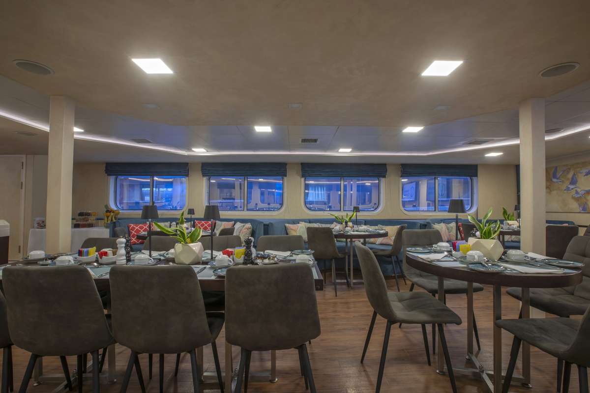 Harmony V yacht image 3