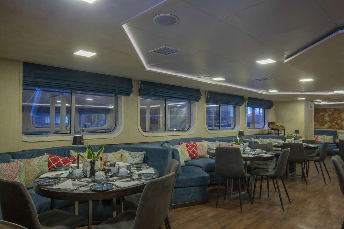 Harmony V yacht image 5
