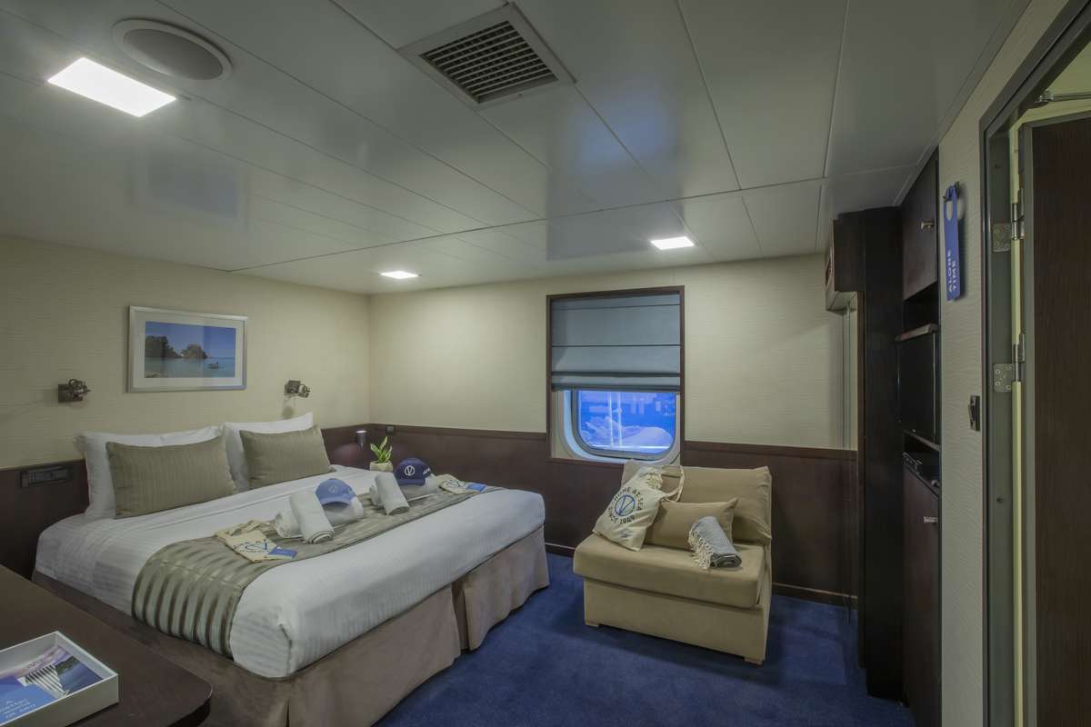 Harmony V yacht image 6