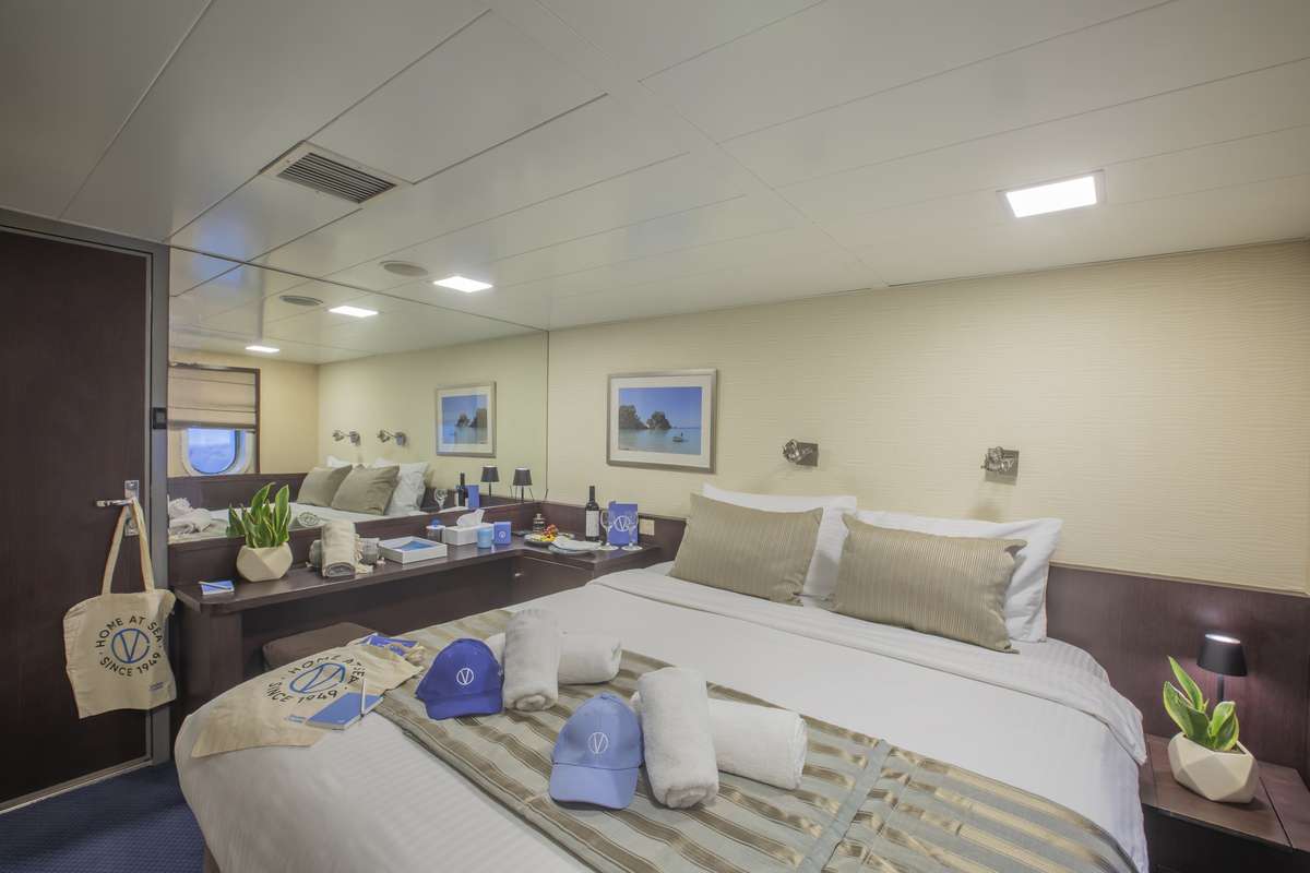 Harmony V yacht image 8
