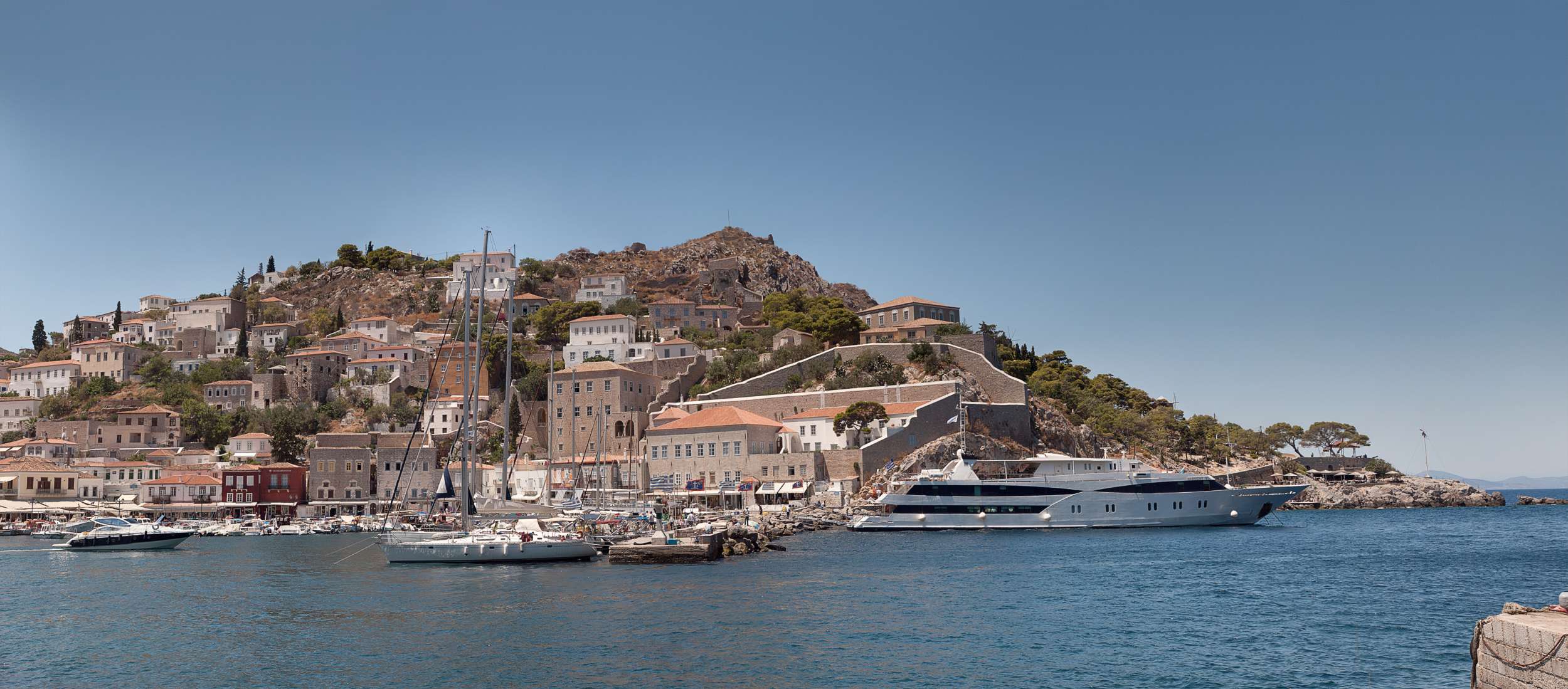 Harmony V yacht image 12